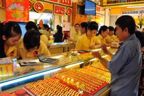 Vàng trong nước vẫn cao hơn thế giới khoảng 4 triệu đồng/lượng