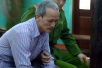 Vụ chồng cắt gân tay, gân chân vợ: Bị cáo xin hoãn tòa