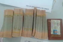 Phát hiện hàng nghìn tờ tiền giả tại sân bay Nội Bài