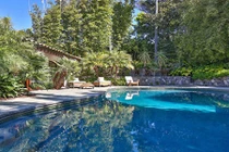 Ngắm biệt thự xinh đẹp Angelina Jolie thuê sau khi ly hôn