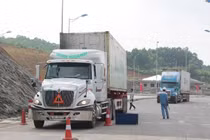 Hàng trăm xe quá tải bị cao tốc Nội Bài–Lào Cai từ chối phục vụ