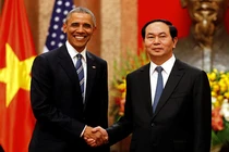 Tổng thống Obama công bố gỡ bỏ cấm vận vũ khí đối với Việt Nam