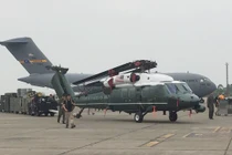 Trực thăng Marine One của TT Obama đến Nội Bài