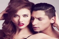 Người mẫu Hồng Quế sinh con gái đầu lòng