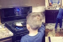 Mẹ Mỹ dạy con nấu ăn, mẹ Việt dạy con tìm người nấu 