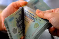 Lạm bàn tư duy xin xỏ và thước đo bia rượu của "quan" Việt