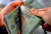 Lạm bàn tư duy xin xỏ và thước đo bia rượu của "quan" Việt