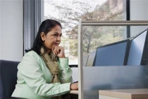 Mẹ chồng xem trộm clip nóng của hai vợ chồng