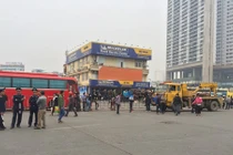 Nhiều xe vẫn đóng cửa, bỏ khách tại bến xe Mỹ Đình