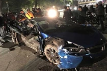 Thiếu gia Việt phá siêu xe BMW i8 khiến báo Tây choáng