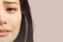 Đàn ông như "chết lâm sàng" 1 lúc khi thấy đàn bà khóc