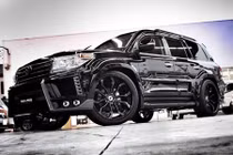 Land Cruiser 200 “ngầu” hơn với bản độ hầm hố