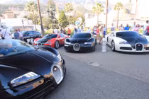 Tận mục 4 quái thú Bugatti Veyrons sát cánh bên nhau