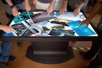 Bàn cà phê thông minh vừa uống vừa "quẹt"