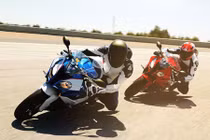 BMW công bố giá bán của dàn môtô 2015 và 2016