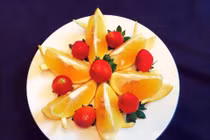 Cách trang trí đĩa hoa quả đẹp mắt mời khách