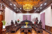 Bên trong biệt thự dát toàn gỗ quý của đại gia Kinh Bắc