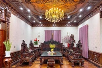 Bên trong biệt thự dát toàn gỗ quý của đại gia Kinh Bắc