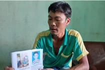 Cảm động hành trình người cha nghèo rong ruổi cả nước tìm con mất tích 