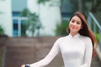 Phạm Hương rạng rỡ trong phim quảng bá du lịch Đà Nẵng nhân APEC