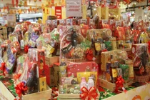 Hộp quà Tết giảm giá sập sàn... người mua coi chừng ngậm quả đắng  