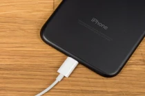 iPhone 2018 “làm khó” những bộ sạc không chính hãng