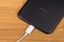 iPhone 2018 “làm khó” những bộ sạc không chính hãng