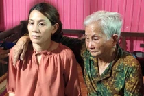 Giây phút gặp mẹ của người phụ nữ bị lạc sang Trung Quốc 22 năm