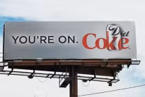 Không chỉ ở Việt Nam, Coca-Cola từng quảng cáo phản cảm, gây phẫn nộ ở chính quê hương