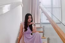 Lý do Á hậu Thúy Vân được gọi là đại gia Showbiz: Nhà 400m2, đi xe 8 tỷ