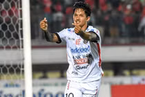 “Beckham Indonesia” sắp đối đầu tuyển Việt Nam giàu có cỡ nào? 