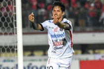 “Beckham Indonesia” sắp đối đầu tuyển Việt Nam giàu có cỡ nào? 