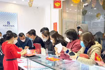 Lướt sóng trên đỉnh, lỗ trăm triệu mua vàng giá 74 triệu/lượng