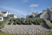 Có gì bên trong khu resort đánh golf hạng sang của Tổng thống Trump?