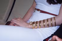 Siêu đồng hồ hình rắn của Thủy Tiên: Vàng nguyên chất, đính gần 200 viên kim cương 