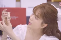 "Bóc" giá đồ hiệu đắt đỏ Ngọc Trinh vừa khoe dịp sinh nhật lần 31