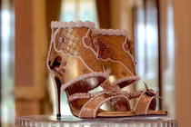 Quà Giáng sinh xa xỉ nhất mọi thời đại: Hãi hùng đôi giày 350 tỷ