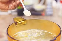 Nấu canh bỏ nước mắm là dại: 5 sai lầm khi dùng gia vị khiến bạn rước bệnh