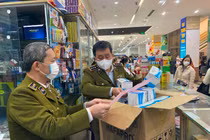 Hàng loạt cơ sở găm hàng, đội giá khẩu trang y tế trục lợi