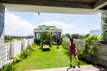 Nhà 4 tầng ngập ánh sáng và bóng cây ở Đà Nẵng