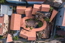 Bên trong ngôi nhà mấp mô đạt giải vàng kiến trúc Việt Nam