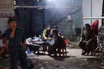 TPHCM: Kinh hãi phát hiện thi thể phân hủy trong tủ