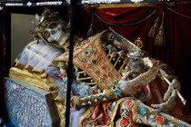 Kinh hoàng hài cốt dát vàng, nạm kim cương đắt nhất lịch sử