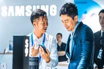 Smartphone Samsung sẽ bị sụt giá bán