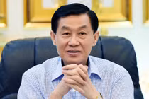 Những hình ảnh giản dị bất ngờ của tỷ phú Johnathan Hạnh Nguyễn