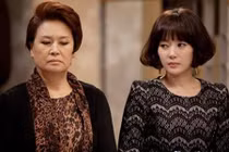 Dân mạng lộn ruột với lý do không chấp nhận người yêu của mẹ bạn trai 