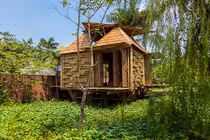 Lạ kỳ nhà tre đẹp dung dị giữa phố cổ Hà Nội 