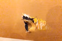 Xe thang đâm thủng vỏ máy bay Boeing 787 tại Tân Sơn Nhất