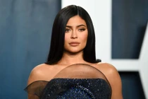 Tỷ phú Kylie Jenner "vung tiền" thế nào trước bê bối giả giấy tờ?