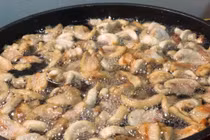 “Hốt bạc” dễ như chơi nhờ bán món ăn nhà nghèo giữa thủ đô